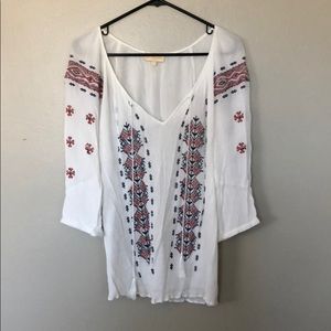 Embroidered 3 quarter sleeve top